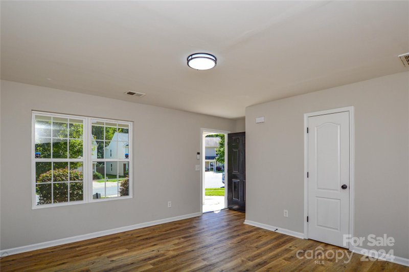 Property image 5 at 224 Ravenridge Court, Charlotte, NC 28216