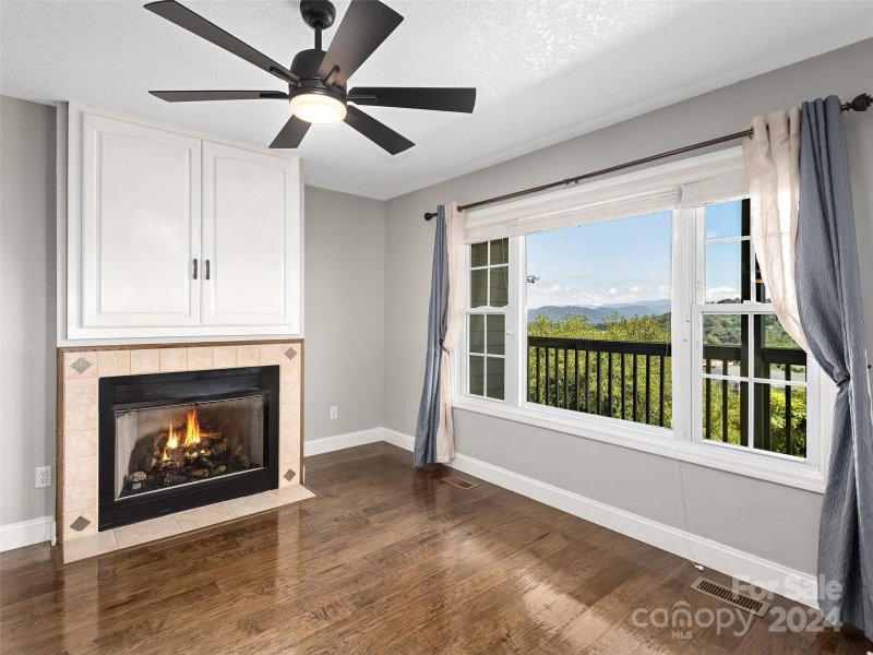 Property image 2 at 49 Rotunda Circle, Asheville, NC 28806