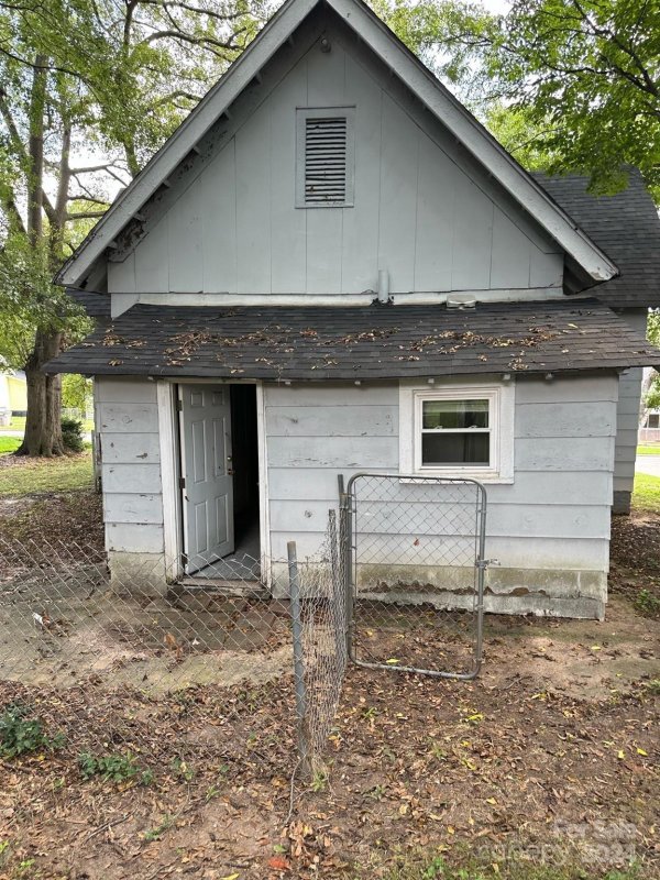 Property image 3 at 317 S King Street, Gastonia, NC 28052