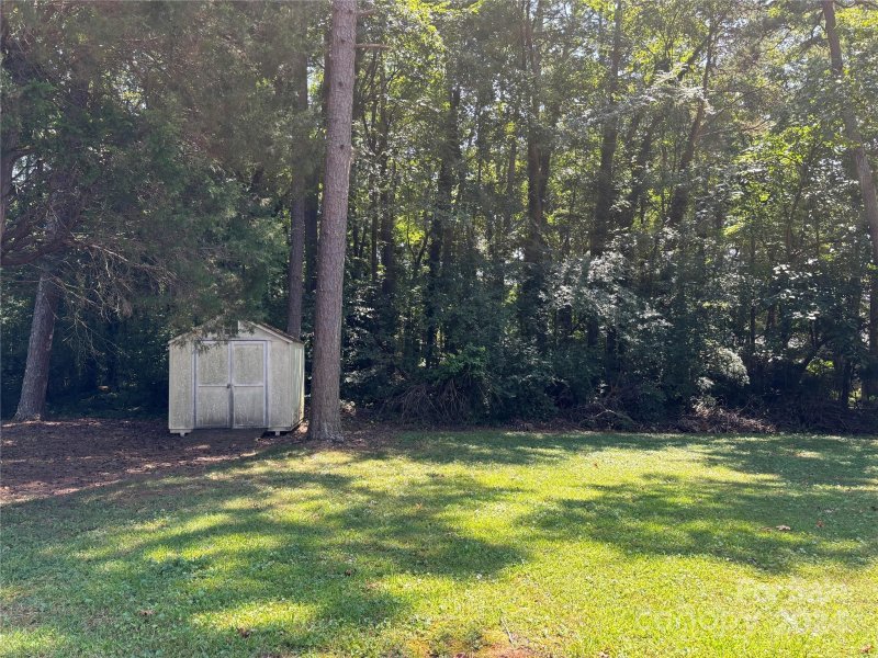 Property image 3 at 1203 Robinhood Lane, Kannapolis, NC 28081