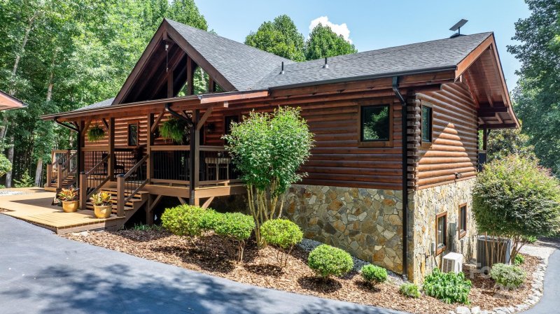 Property image 2 at 216 Double Eagle Drive, Nebo, NC 28761