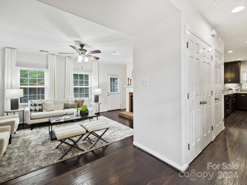 Property image 3 at 3808 Selwyn Farms Lane, Charlotte, NC 28209