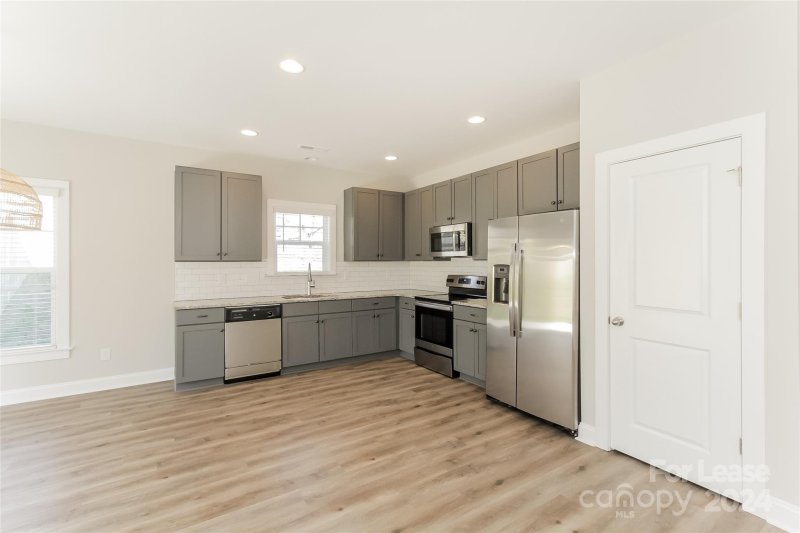 Property image 4 at 501 Owen Boulevard, Charlotte, NC 28213