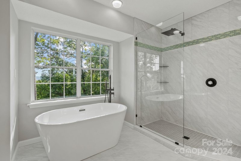 Property image 5 at 94 Hounds Chase Drive, Hendersonville, NC 28791