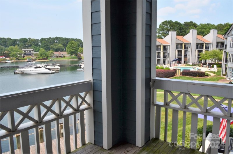 Property image 3 at 18771 Vineyard Point Lane, Cornelius, NC 28031