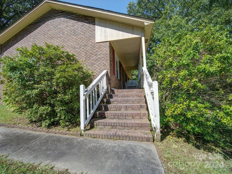 Property image 3 at 1140 Confederate Avenue, Lancaster, SC 29720
