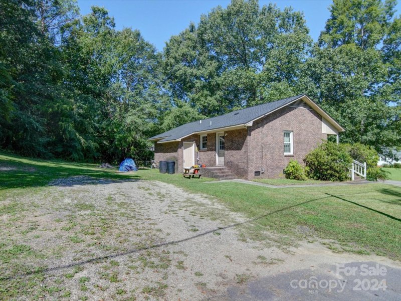 Property image 4 at 1140 Confederate Avenue, Lancaster, SC 29720