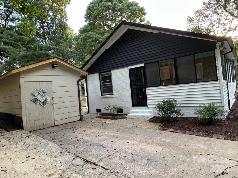 Property image 3 at 2508 Dora Drive, Charlotte, NC 28215