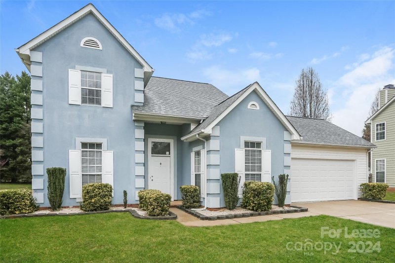 Property image 4 at 8305 Woodford Bridge Drive, Charlotte, NC 28216