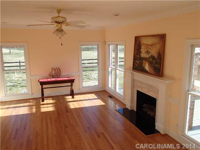 Property image 2 at 1059 Heather Glen Drive, Matthews, NC 28104