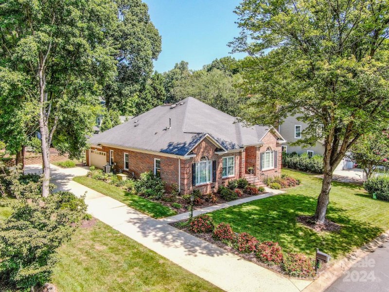 Property image 3 at 110 Bridgeport Drive, Mooresville, NC 28117