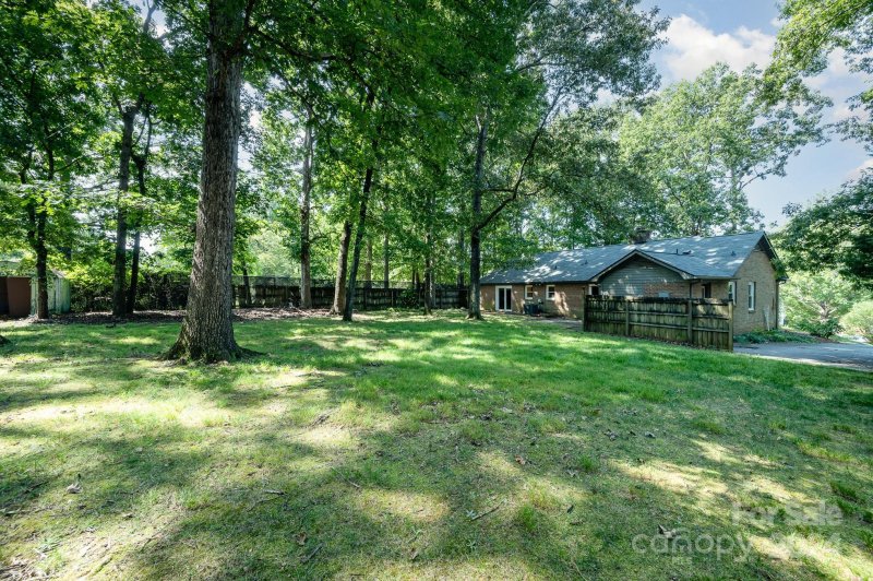 Property image 3 at 6215 Coatbridge Lane, Charlotte, NC 28212