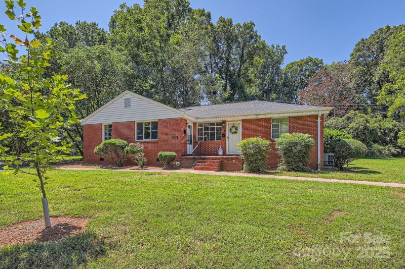 Property image 4 at 3245 Minnesota Road, Charlotte, NC 28208