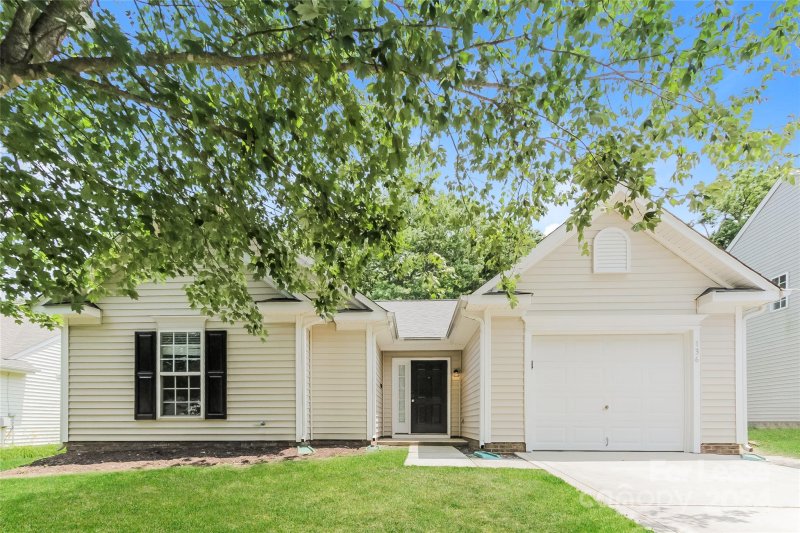 Property image 3 at 136 Cinebar Road, Mooresville, NC 28115