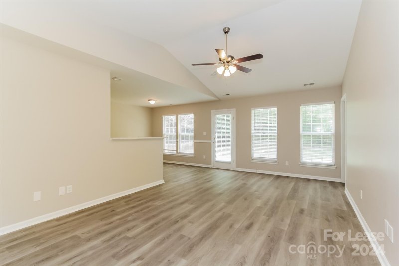 Property image 4 at 136 Cinebar Road, Mooresville, NC 28115