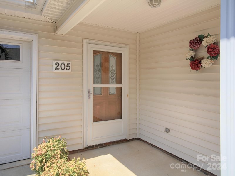 Property image 4 at 205 Oak Village Parkway, Mooresville, NC 28117