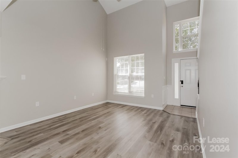 Property image 5 at 519 Elsberry Lane, Charlotte, NC 28213