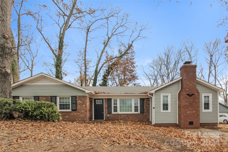 Property image 3 at 10019 Arbordale Avenue, Charlotte, NC 28215