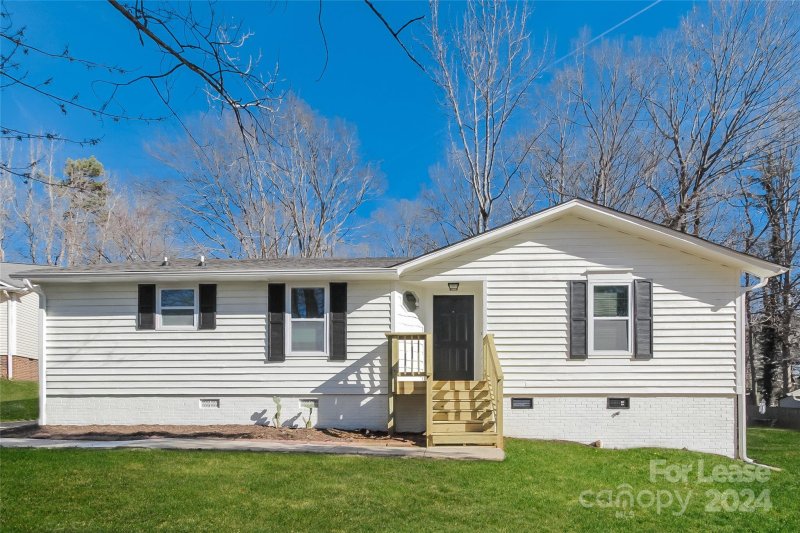 Property image 2 at 8022 Marin Drive, Charlotte, NC 28215