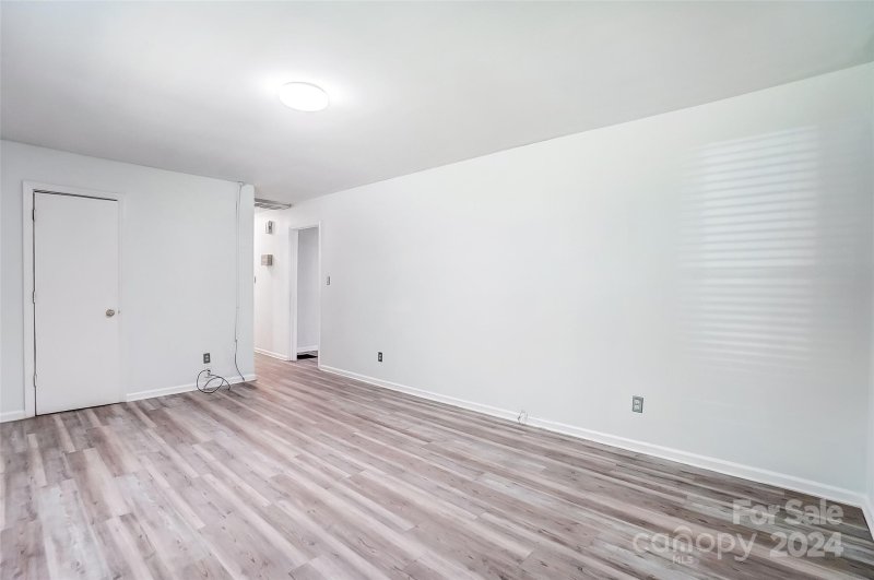 Property image 4 at 4806 Farm Pond Lane, Charlotte, NC 28212