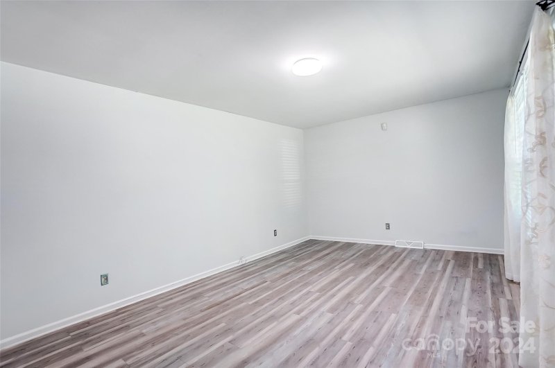 Property image 5 at 4806 Farm Pond Lane, Charlotte, NC 28212