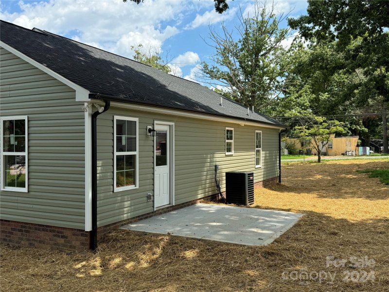 Property image 4 at 801 Maplewood Avenue, Kannapolis, NC 28081