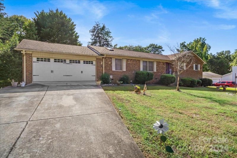 Property image 2 at 1050 Sheraton Way, Rock Hill, SC 29732
