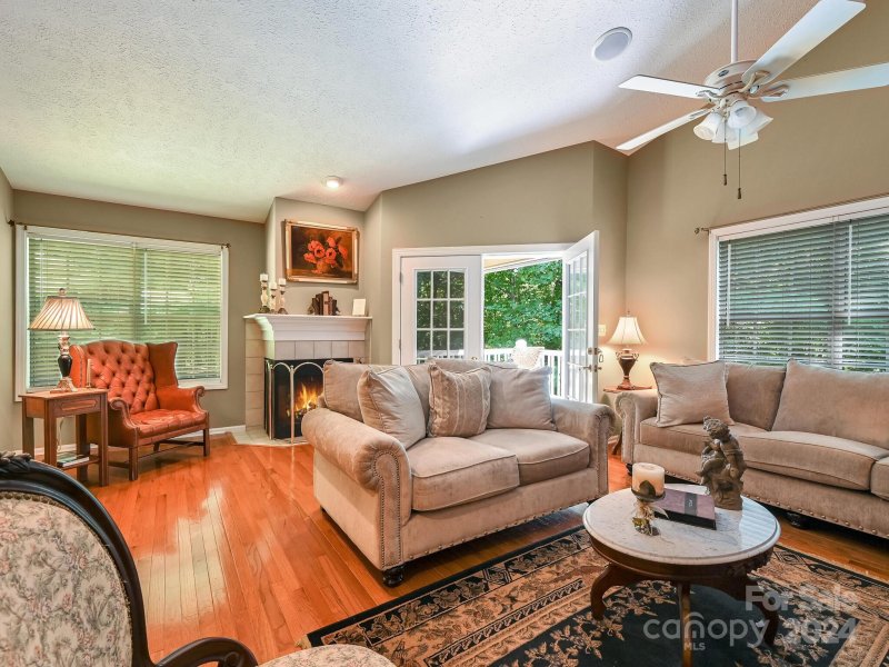 Property image 4 at 304 Laurel Park Place, Hendersonville, NC 28791