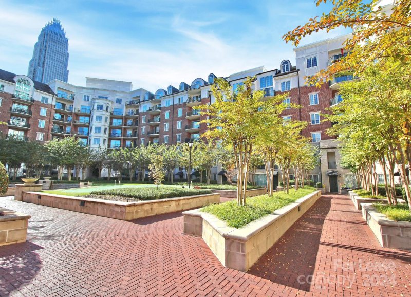 Property image 5 at 300 W 5th Street, Charlotte, NC 28202