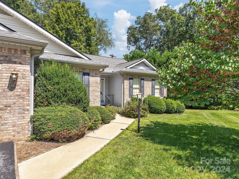 Property image 2 at 8 Pebble Beach Court, Etowah, NC 28729