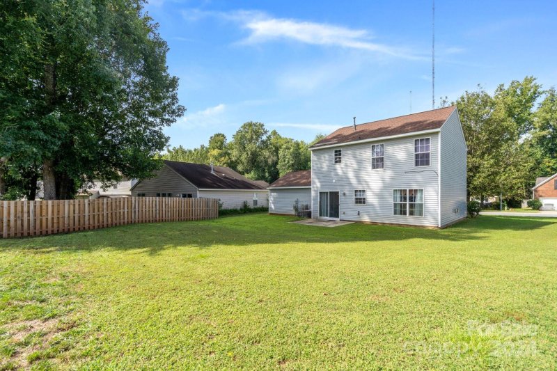 Property image 3 at 10710 Gold Pan Road, Charlotte, NC 28215