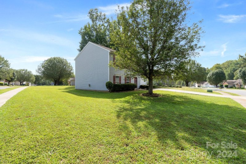 Property image 5 at 10710 Gold Pan Road, Charlotte, NC 28215