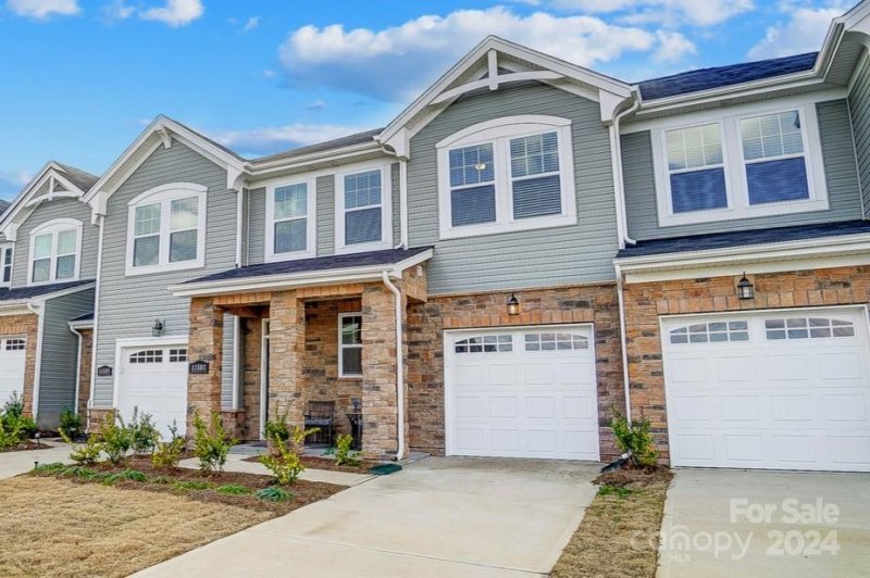 Property image 2 at 14946 Tamarack Drive, Charlotte, NC 28278