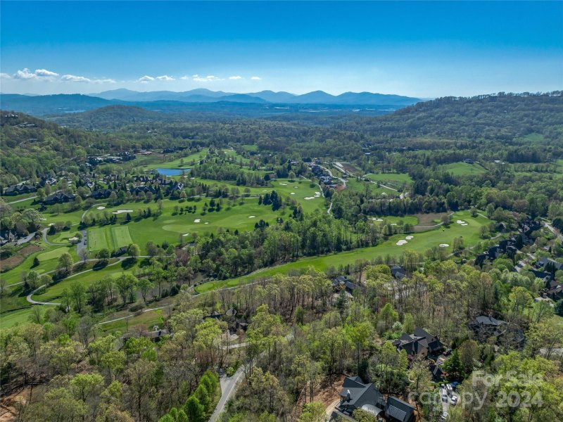 Property image 5 of 550 Walnut Valley Parkway in The Cliffs At Walnut Cove, Arden, NC 28704