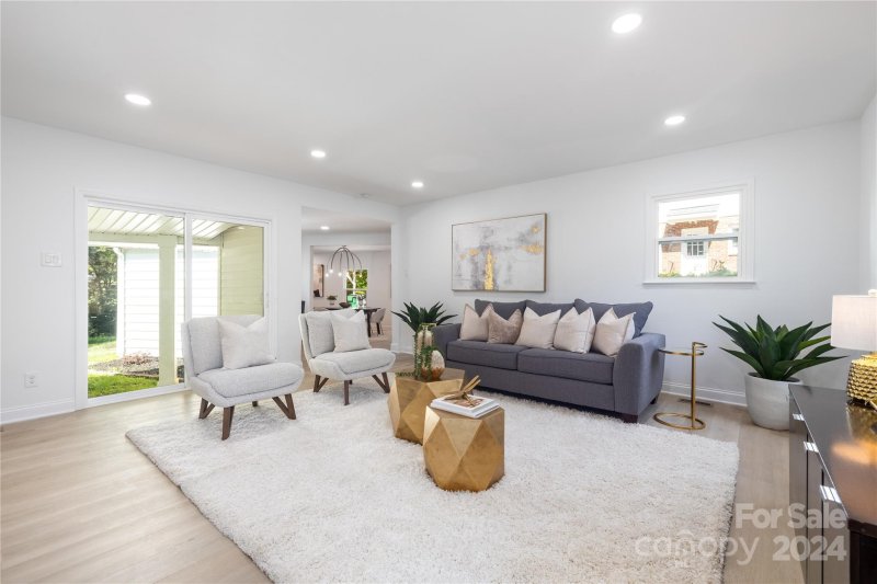 Property image 3 at 1373 Carolyn Drive, Charlotte, NC 28205