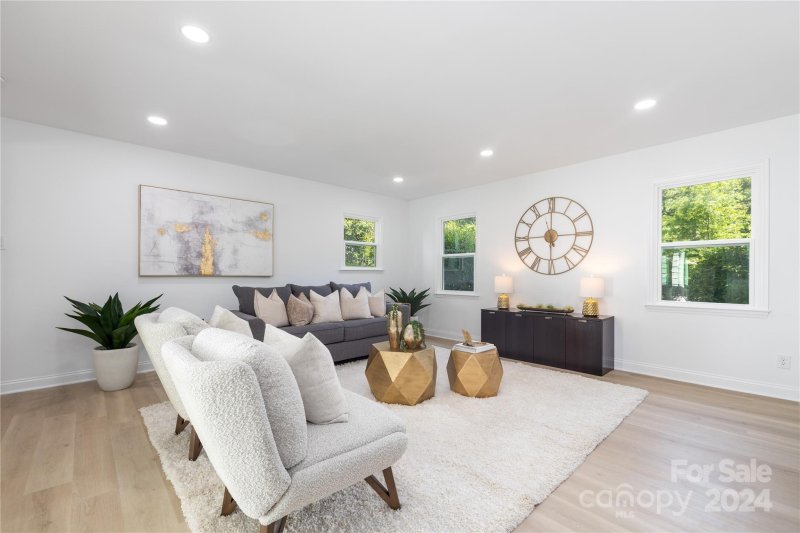 Property image 4 at 1373 Carolyn Drive, Charlotte, NC 28205