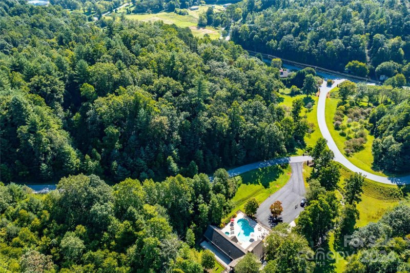 Property image 3 of 108 Morning Air Lane in Old Orchard, Hendersonville, NC 28792