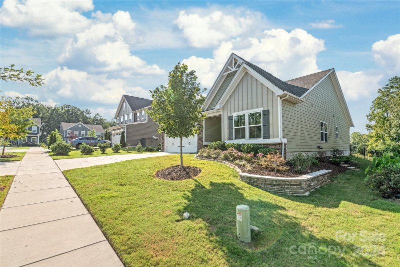 Property image 3 at 5067 Skyfest Drive, Charlotte, NC 28215