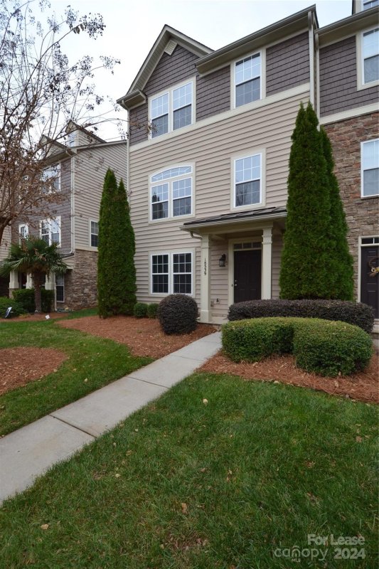 Property image 3 at 18539 The Commons Boulevard, Cornelius, NC 28031