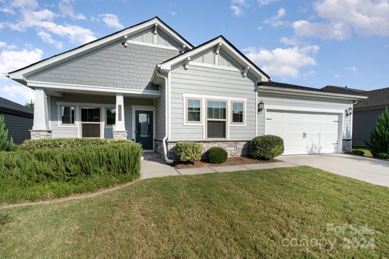 Property image 4 at 15040 Batteliere Drive, Charlotte, NC 28278