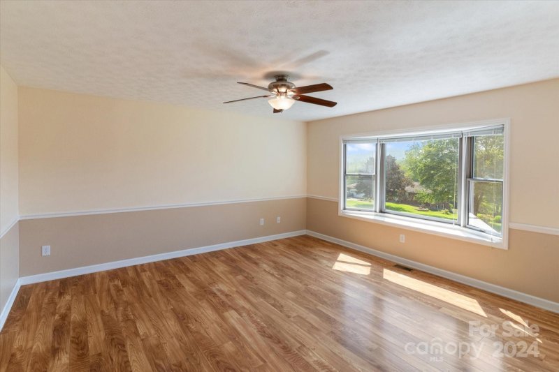 Property image 3 at 121 Mountain Valley Drive, Hendersonville, NC 28739