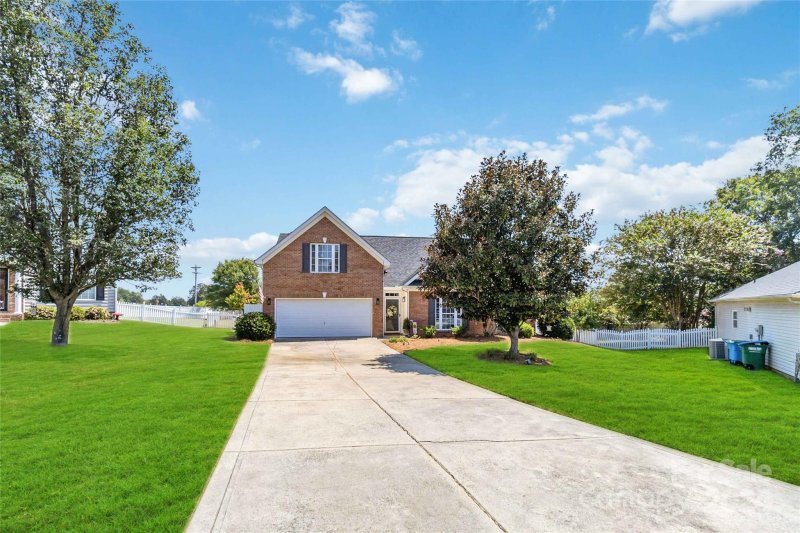 Property image 2 at 2020 Legend Creek Lane, Mint Hill, NC 28227