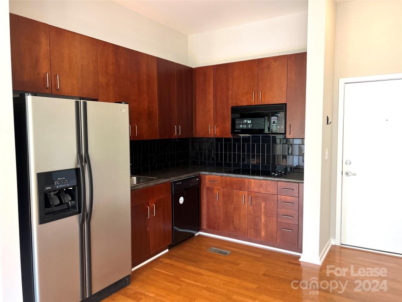 Property image 4 at 2125 Southend Drive, Charlotte, NC 28203