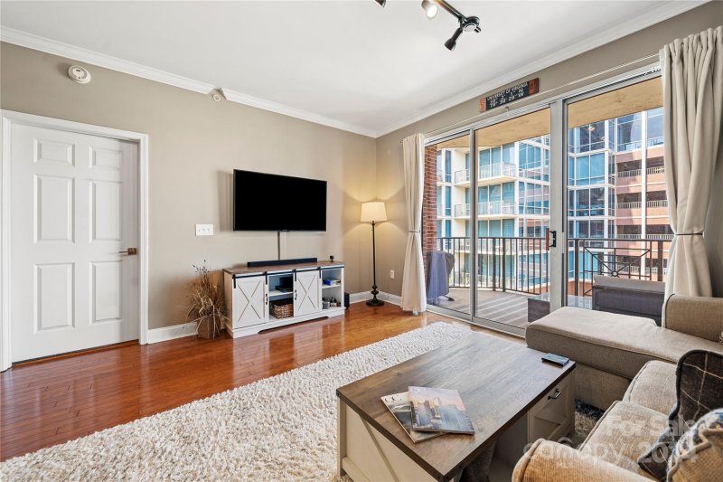 Property image 3 at 300 W 5th Street, Charlotte, NC 28202