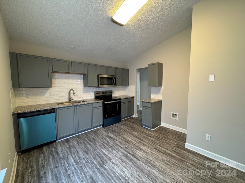 Property image 5 at 1130 Jordans Pond Lane, Charlotte, NC 28214