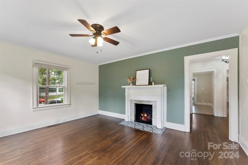 Property image 2 at 516 W Sixth Avenue, Gastonia, NC 28052