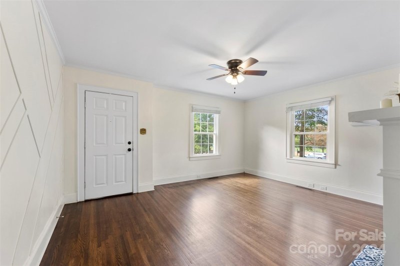 Property image 4 at 516 W Sixth Avenue, Gastonia, NC 28052