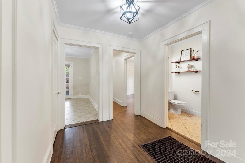 Property image 5 at 516 W Sixth Avenue, Gastonia, NC 28052