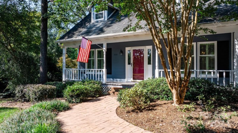 Property image 3 at 1733 Knightbridge Drive, Newton, NC 28658