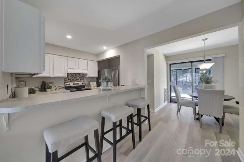 Property image 4 at 10943 Carmel Crossing Road, Charlotte, NC 28226